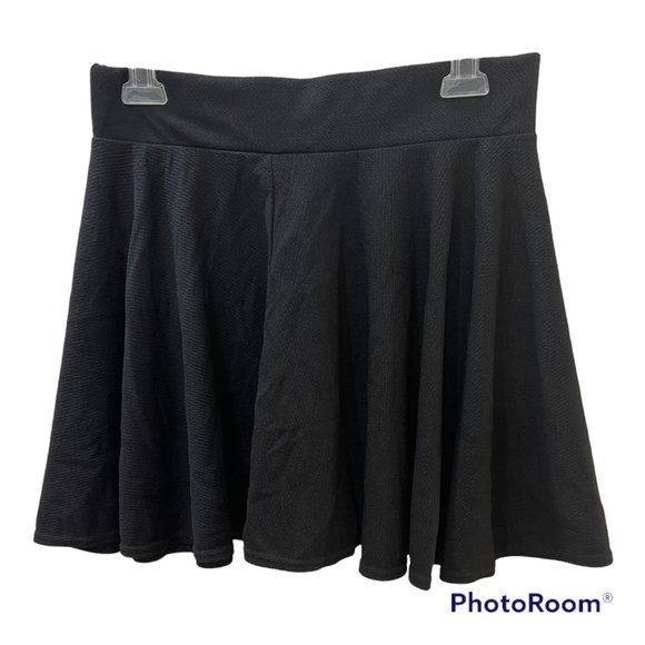 Urban Coco Dresses & Skirts - Urban Coco Black Skater Skirt Size L